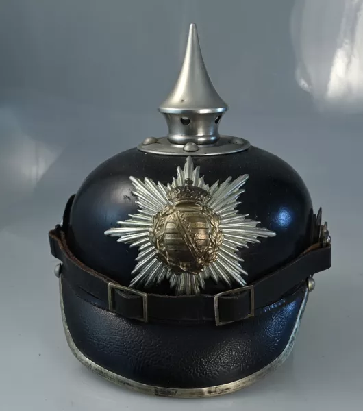 Saxon 22nd Pioneer Batalion Enlisted Pickelhaube Visuel 1 principal